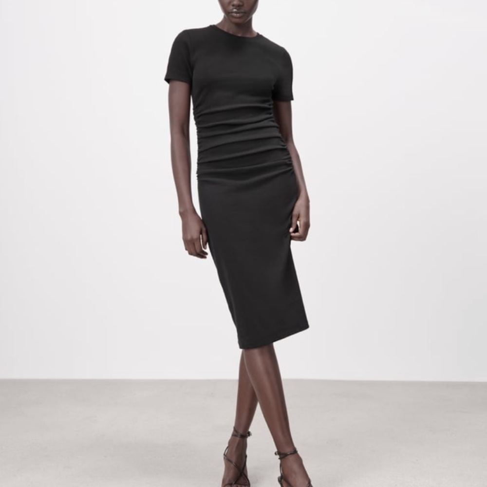BRAND NEW!! Zara Womens ruched ribbed midi black dress